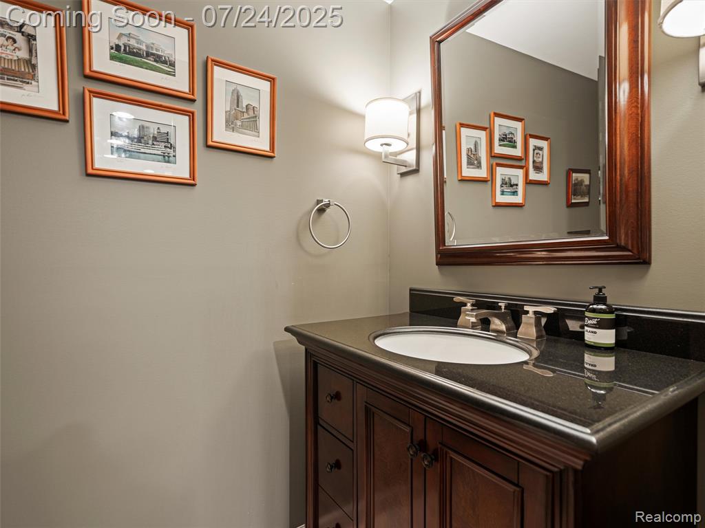 320 James Circle, Royal Oak, MI 48067 — Photo 25