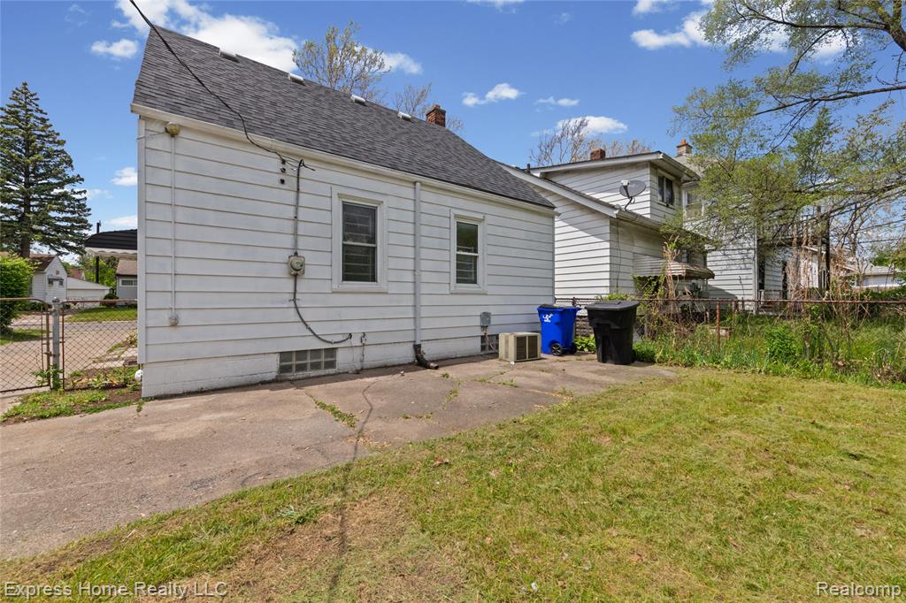 18590 Lumpkin Street, Detroit, MI 48234 — Photo 32