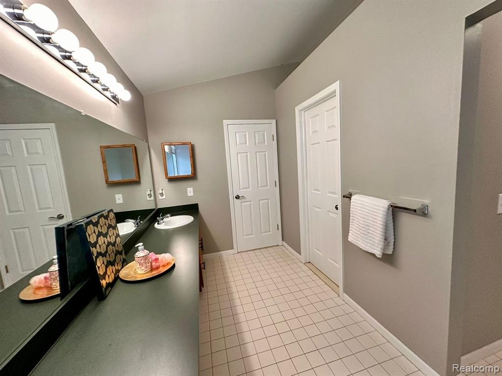 8676 W WALDEN Drive, Van Buren, MI 48111 — Photo 47