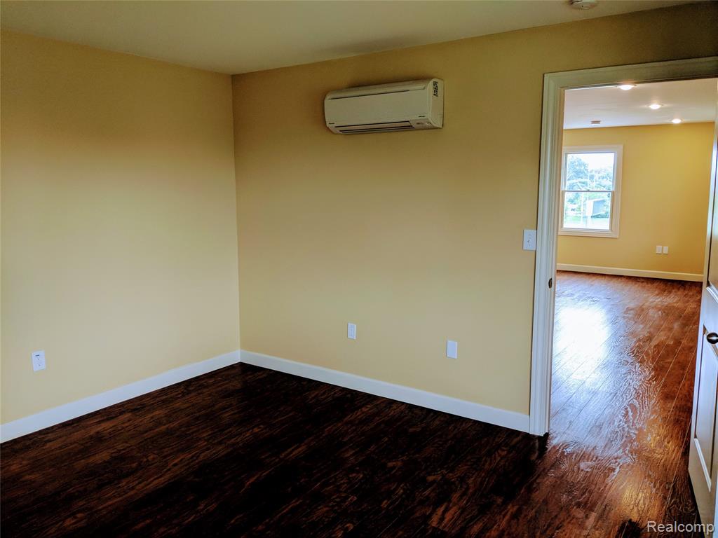 89 E EDSEL FORD FWY, Detroit, MI, 48202