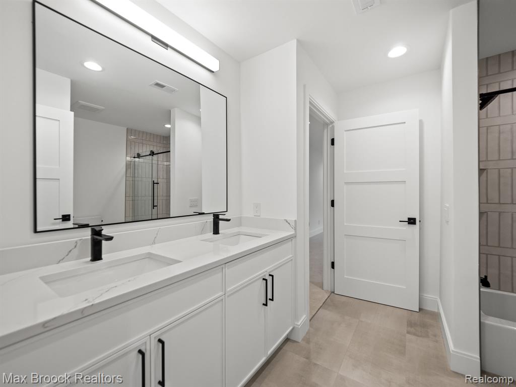 4331 Spruce Hill Lane, Bloomfield Hills, MI 48301 — Photo 27