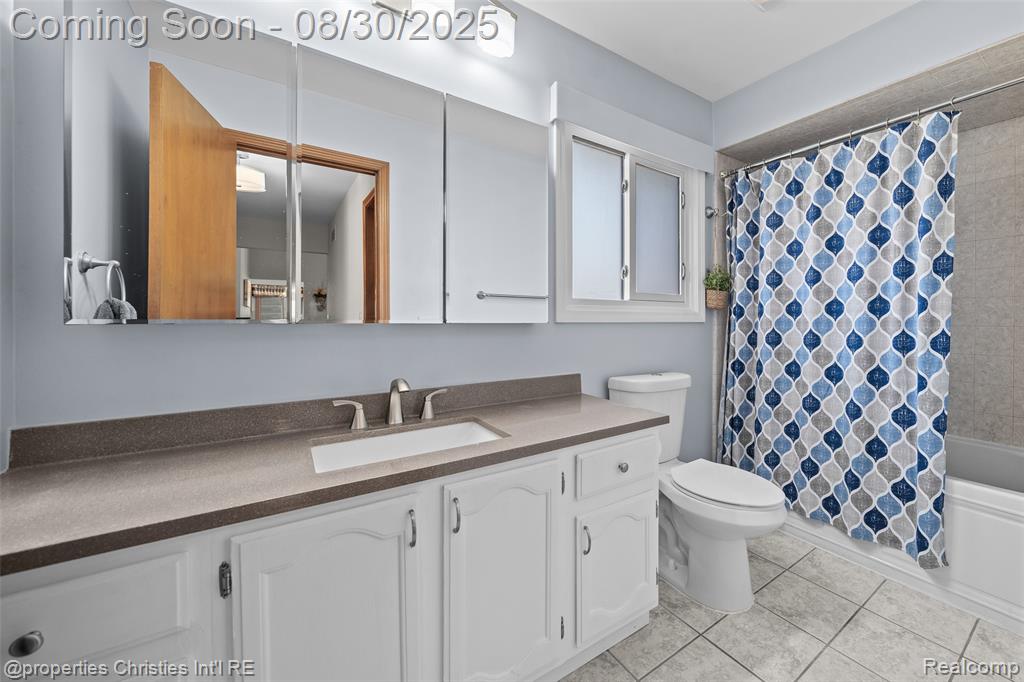 46502 Springhill Drive, Shelby Twp, MI 48317 — Photo 21