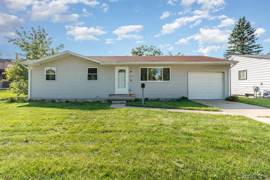 631 Cathay Street, Saginaw, MI 48601 — front exterior