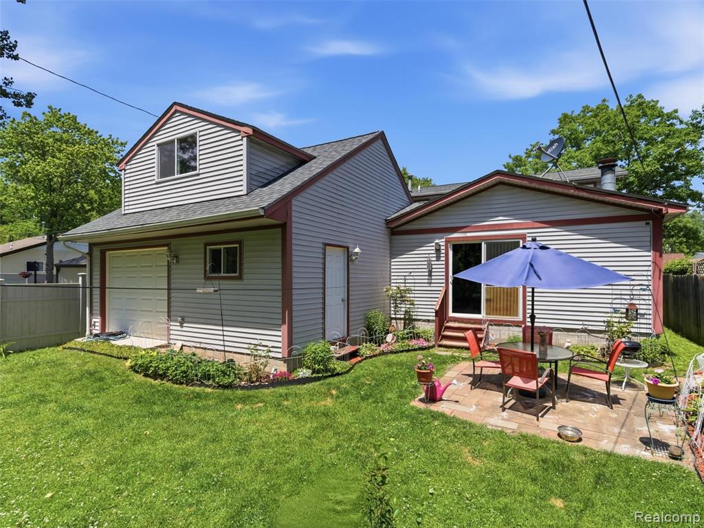 5565 Crescent Road, Waterford, MI 48327 — Photo 29