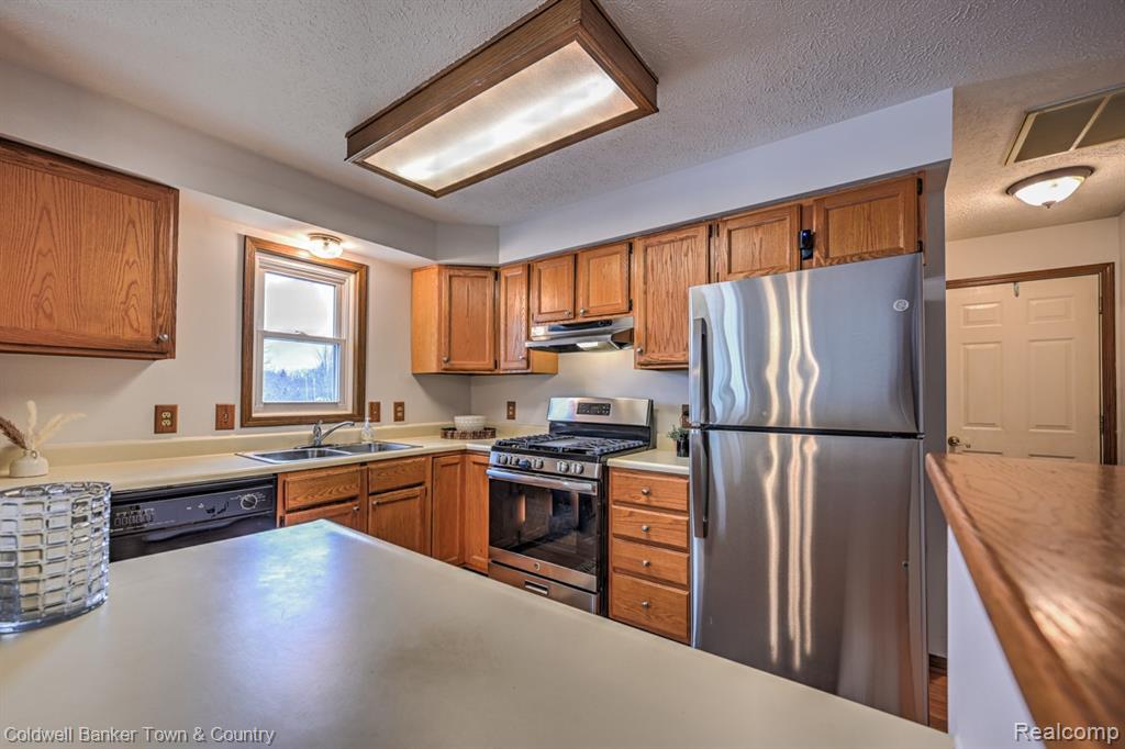 44694 Geddes Road, Canton, MI 48188 — Photo 13