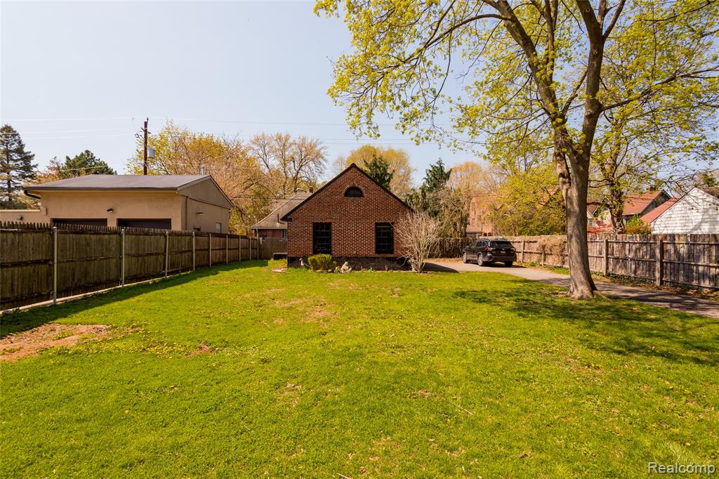 2929 Burns Street, Detroit, MI 48214 — Photo 35