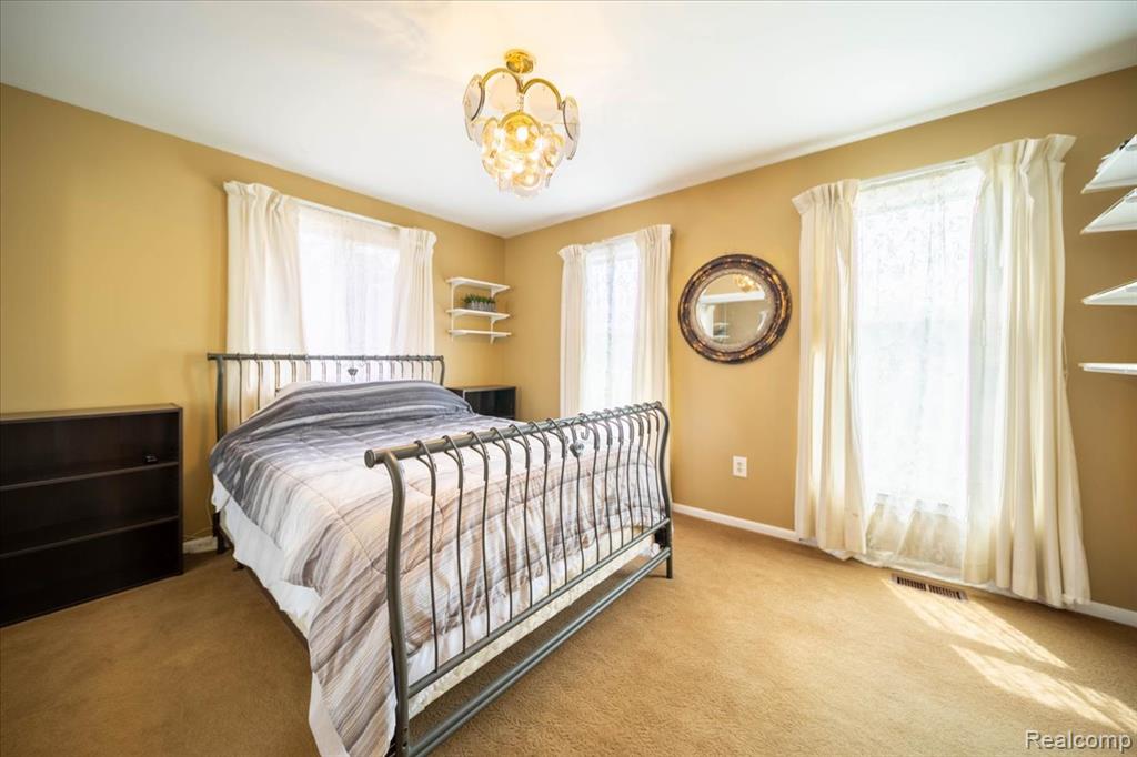 795 Hogarth Avenue, Waterford, MI 48328 — Photo 13