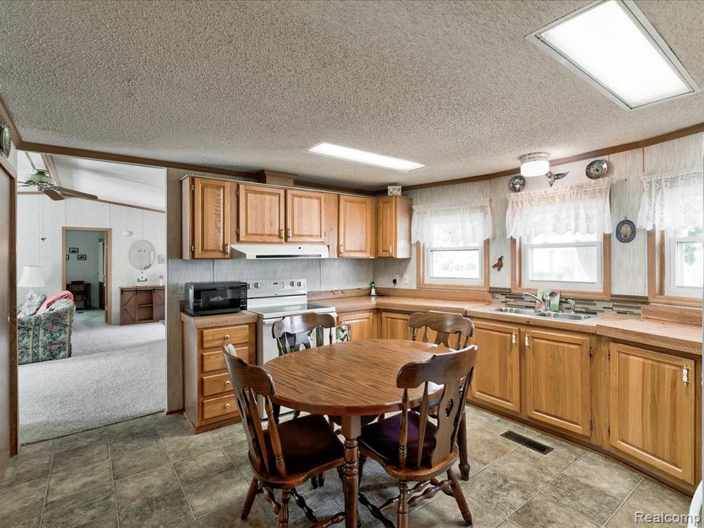 4333 24th Ave #67, Fort Gratiot, MI 48059 — Photo 11