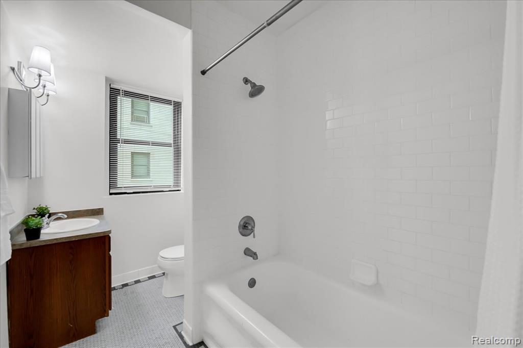 15 E Kirby Street, 504, Detroit, MI 48202 — Photo 23