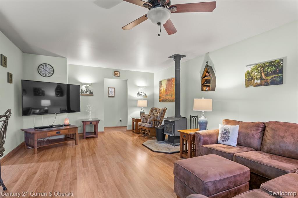 425 KENT Street, Carleton, MI 48117 — Photo 5