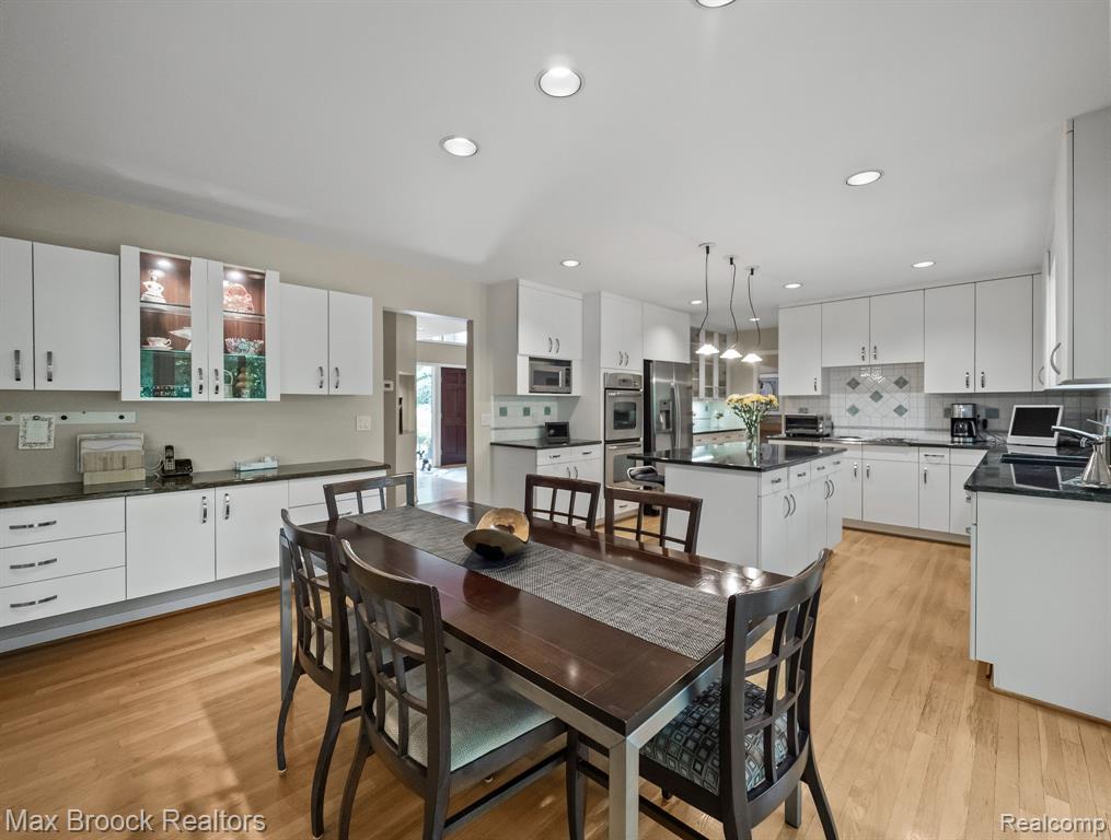 6224 Bromley Court, West Bloomfield, MI — Photo 18