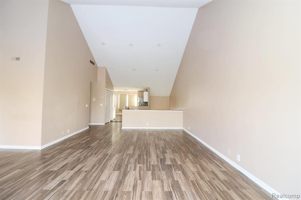 5302 ROYAL VALE Lane, Dearborn, MI 48126 — Photo 7