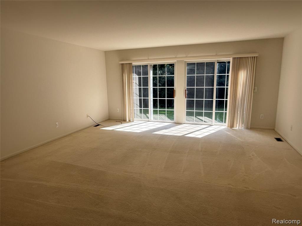 9066 Newport Way, 11, Livonia, MI 48150 — Photo 4