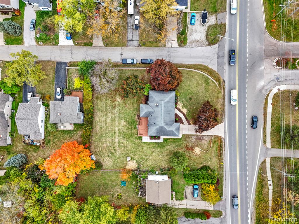633 S Pontiac Trail, Walled Lake, MI 48390 — Photo 51