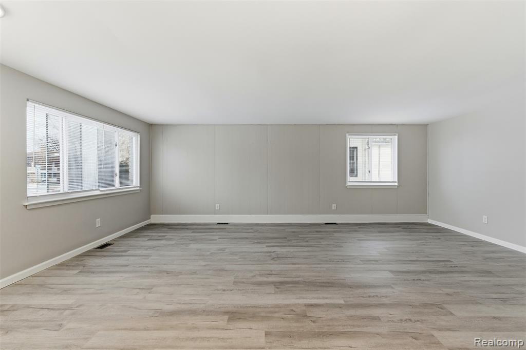 235 N Broadway Street, Mount Clemens, MI 48043 — Photo 3