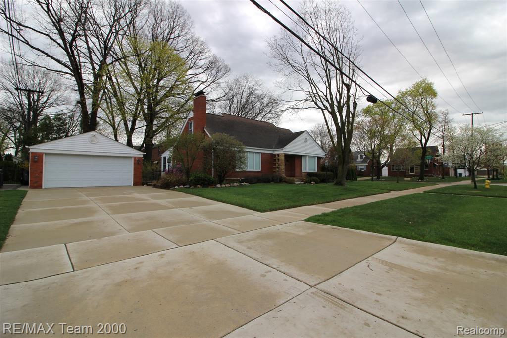 835 S Silvery Lane, Dearborn, MI 48124 — Photo 2