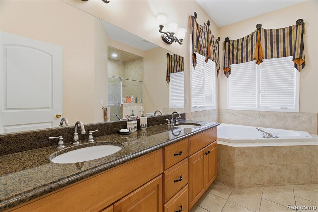 54395 White Spruce Lane, Shelby Twp, MI 48315 — Photo 18