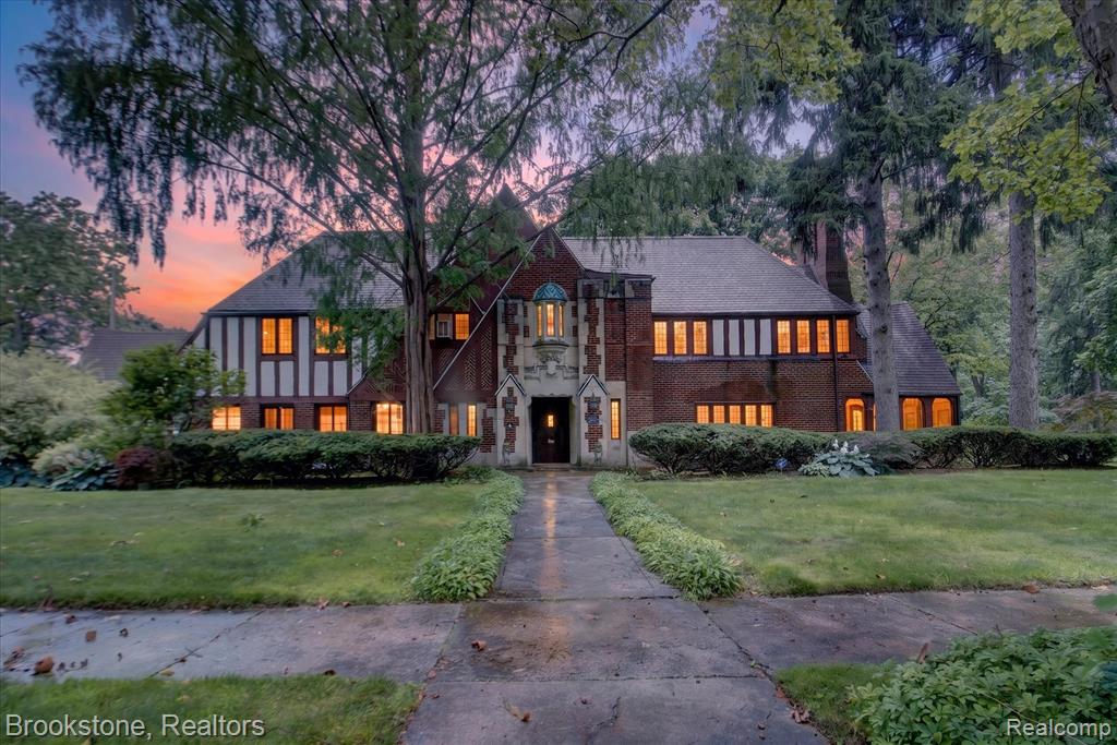 1735 Lincolnshire Drive, Highland Park, MI 48203 — Photo 2