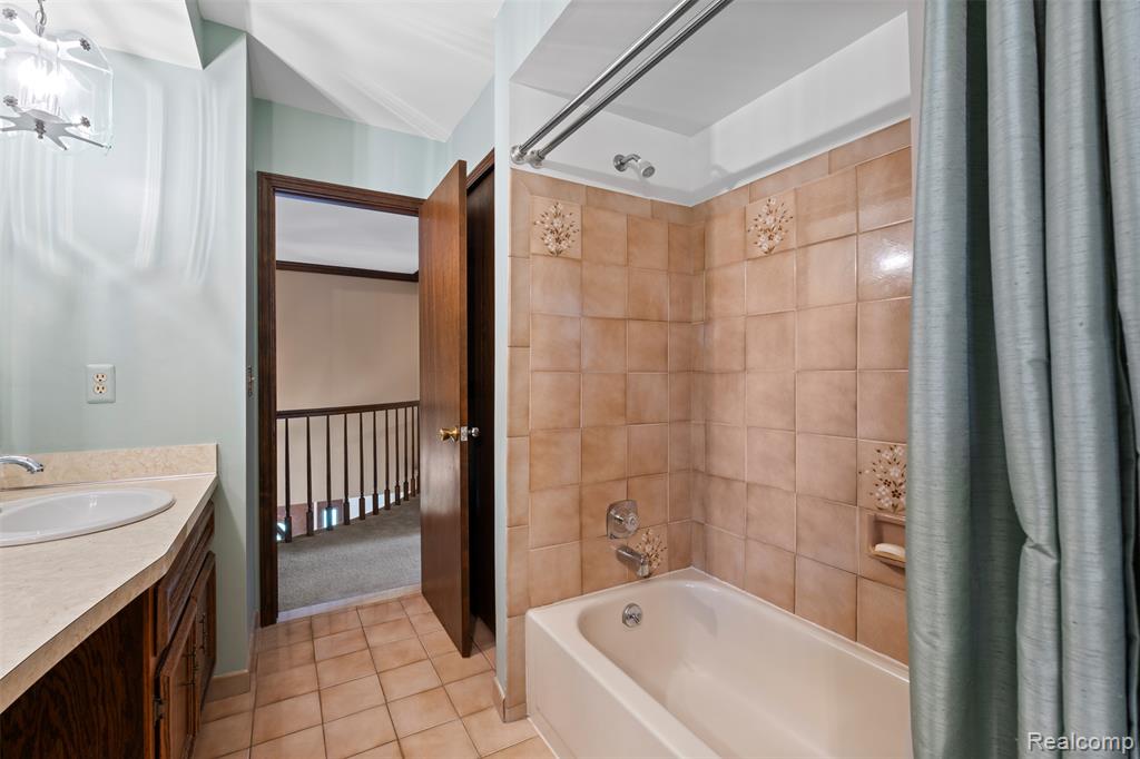 46959 Spruce Drive, Shelby Twp, MI 48315 — Photo 31