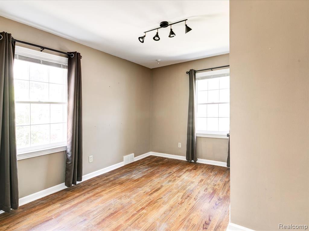 802 Edison Boulevard, Port Huron, MI 48060 — Photo 15