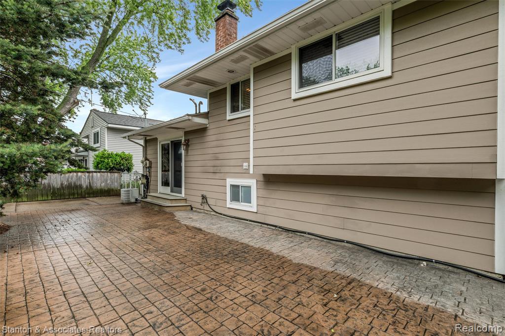608 Woodlawn Avenue, Royal Oak, MI 48073 — Photo 33