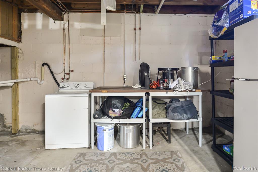 725 E GRAND RIVER Avenue, Fowlerville, MI 48836 — Photo 45