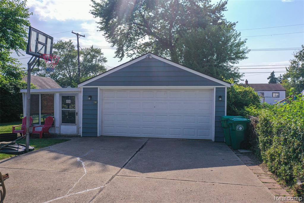 6647 Deering Street, Garden City, MI — Photo 5
