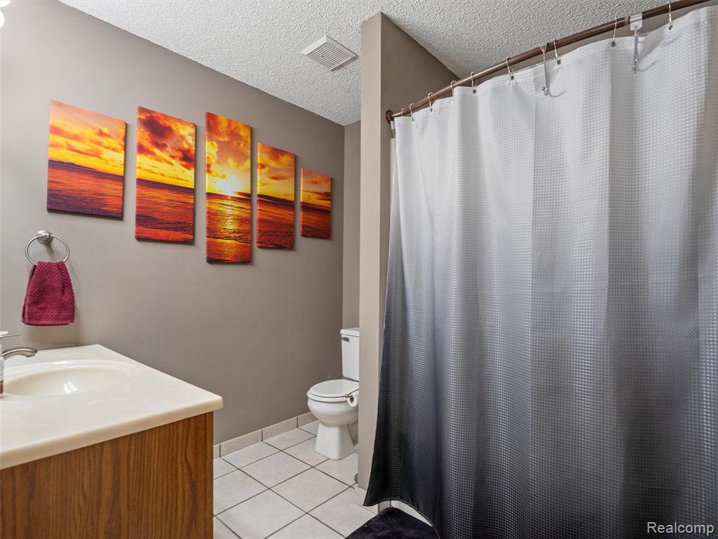 4970 Oak Hill Drive, Waterford, MI 48329 — Photo 27