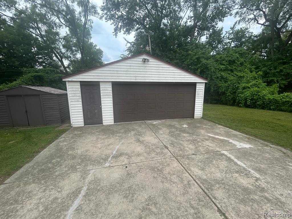 7040 WESTMINSTER Avenue, Warren, MI 48091 — Photo 9