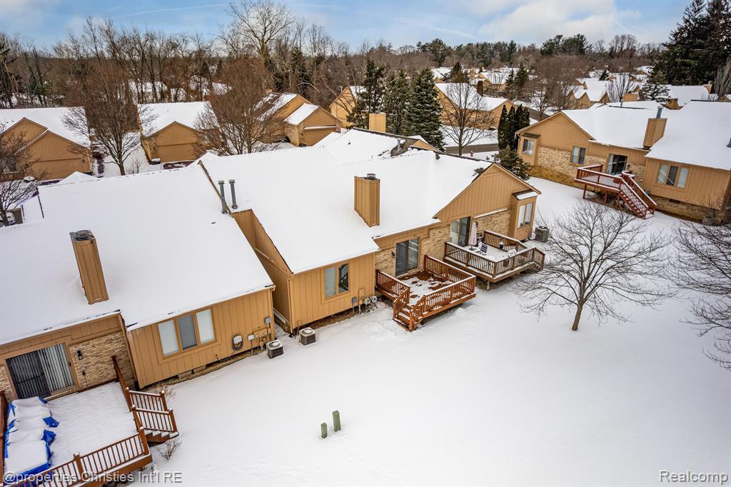 35204 KNOLLWOOD Lane, Farmington Hills, MI 48335 — Photo 19