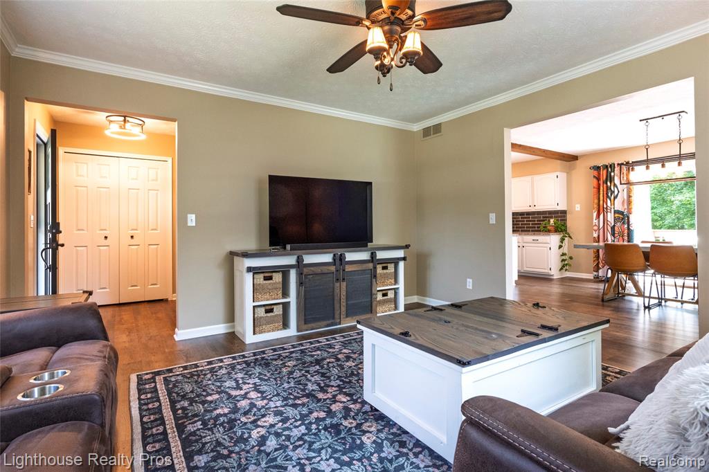 6713 Cheddar Valley Drive, Brighton, MI 48116 — Photo 7