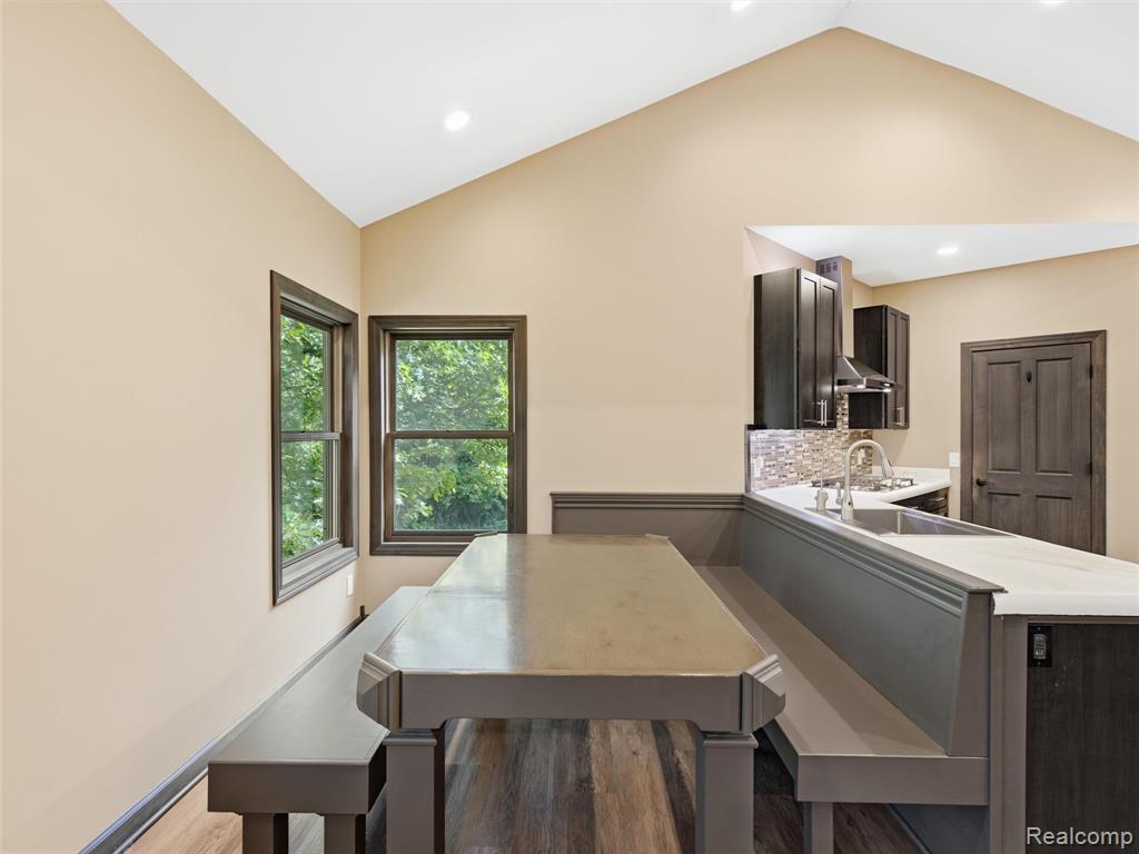 7055 Randall Drive, Fenton, MI 48430 — Photo 10