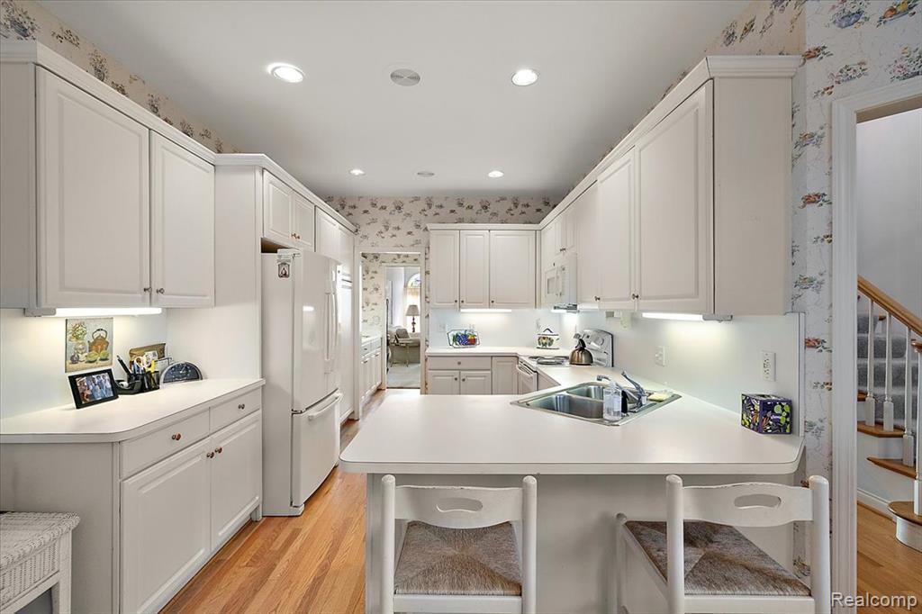 9000 Harbor Place Drive, Saint Clair Shores, MI 48080 — Photo 15