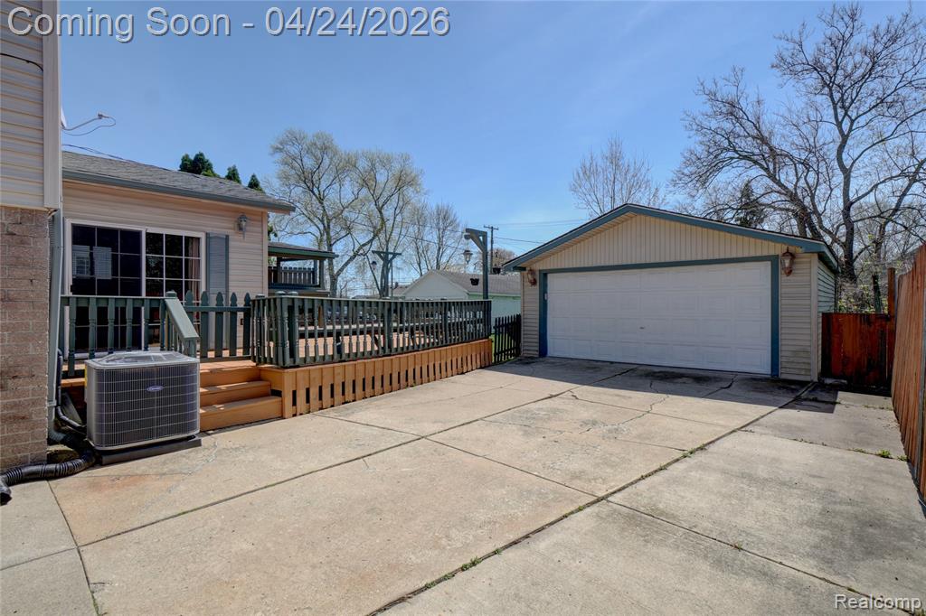 22520 E 13 Mile Road, Saint Clair Shores, MI 48082 — Photo 37