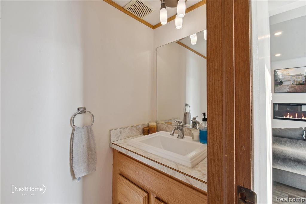 800 GEORGETOWN Street, Canton, MI 48188 — Photo 45