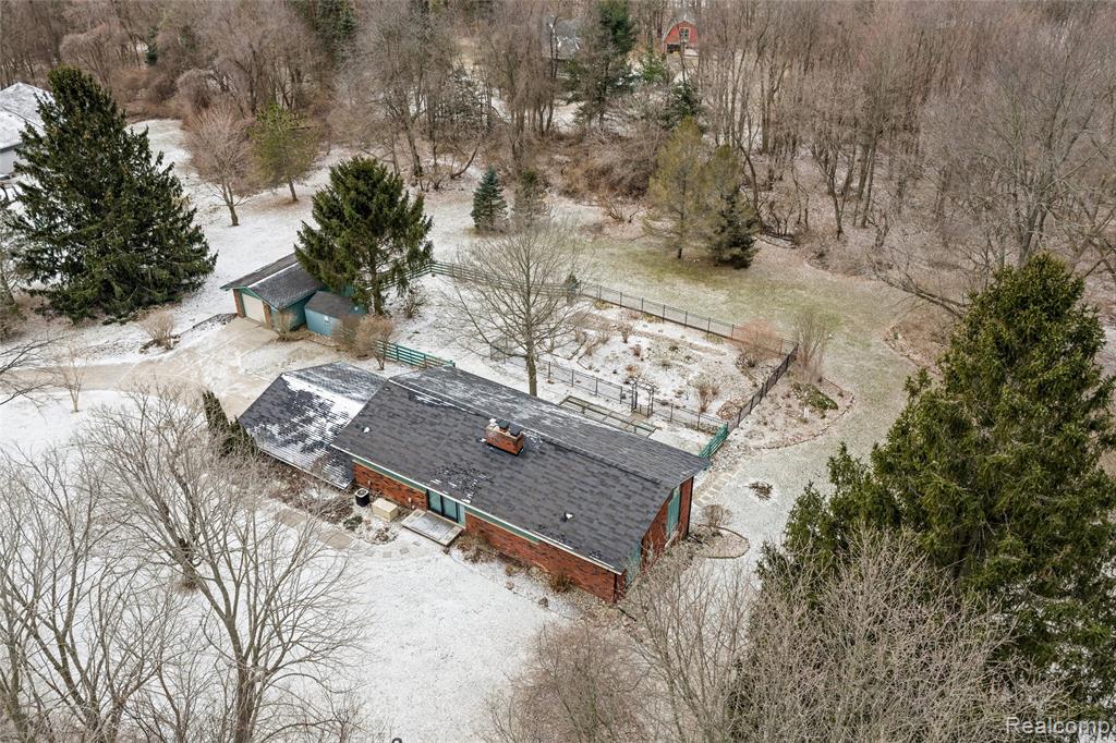 9801 Gibbs Road, Clarkston, MI 48348 — Photo 37