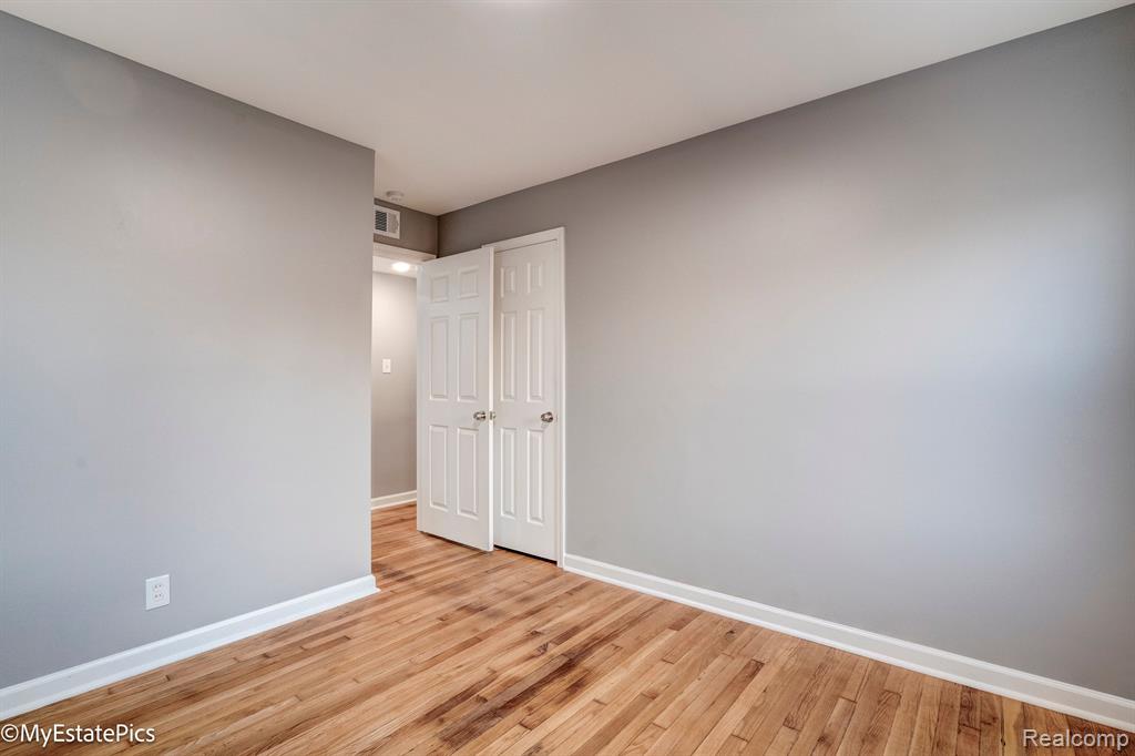 6151 HELEN Street, Garden City, MI — Photo 27