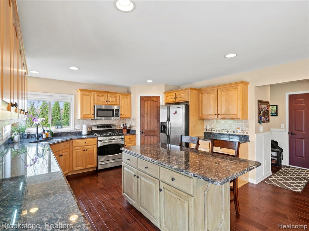 50629 NESTING RIDGE Drive, Macomb, MI 48044 — Photo 17