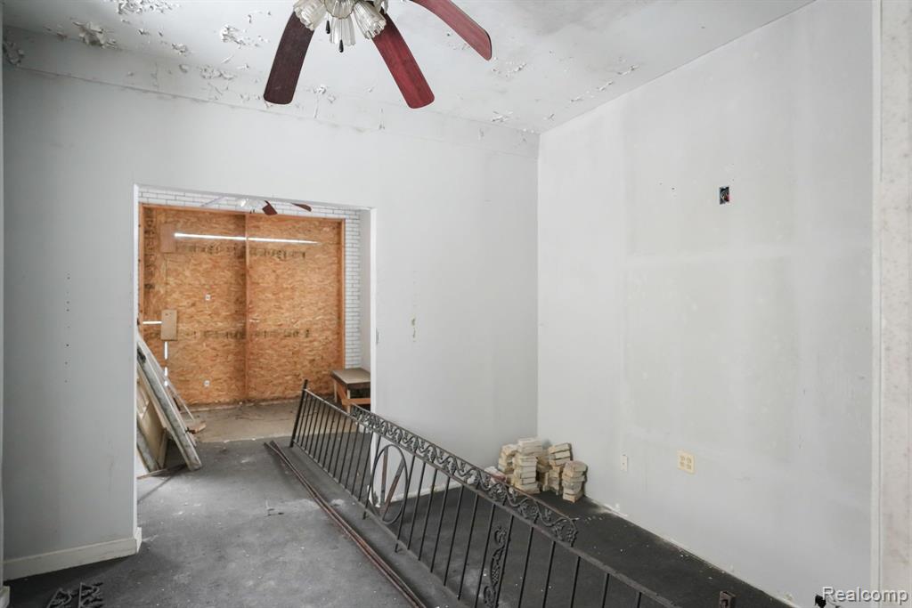 649 VAN DYKE Street, Detroit, MI 48214 — Photo 24