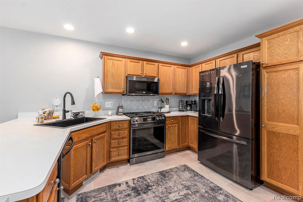 38846 Hampton Court, Harrison Township, MI — Photo 9