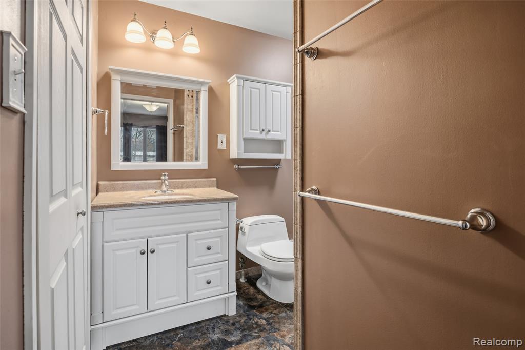 21650 Telegraph Road, Romulus, MI 48174 — Photo 33