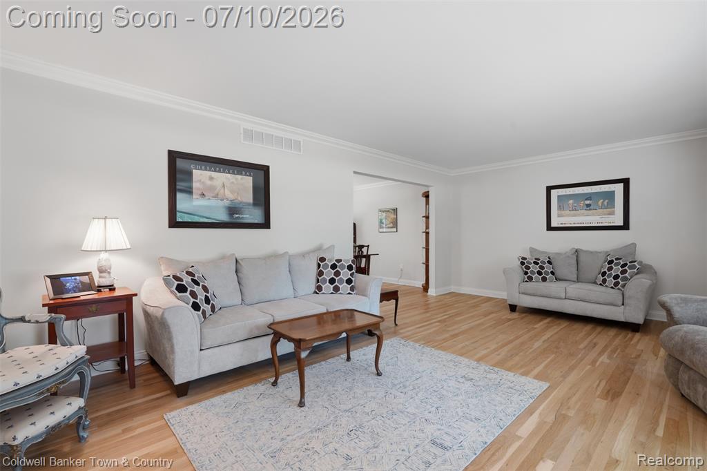 4301 Macqueen Drive, West Bloomfield, MI 48323 — Photo 7