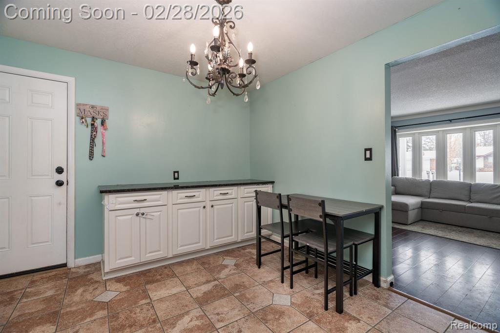 5737 Shetland Way, Waterford, MI 48327 — Photo 12