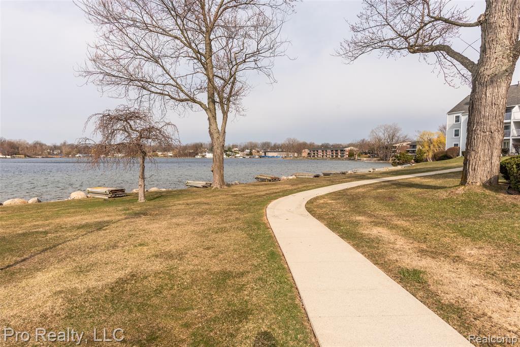 3559 Port Cove Drive, Waterford, MI 48328 — Photo 7