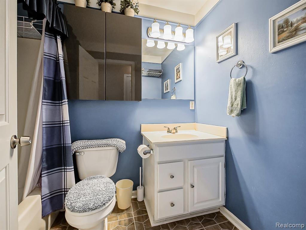 5374 Franklin Avenue, Trenton, MI 48183 — Photo 13