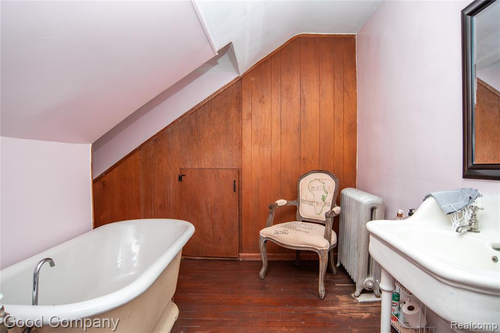1704 Iroquois Street, Detroit, MI 48214 — Photo 48