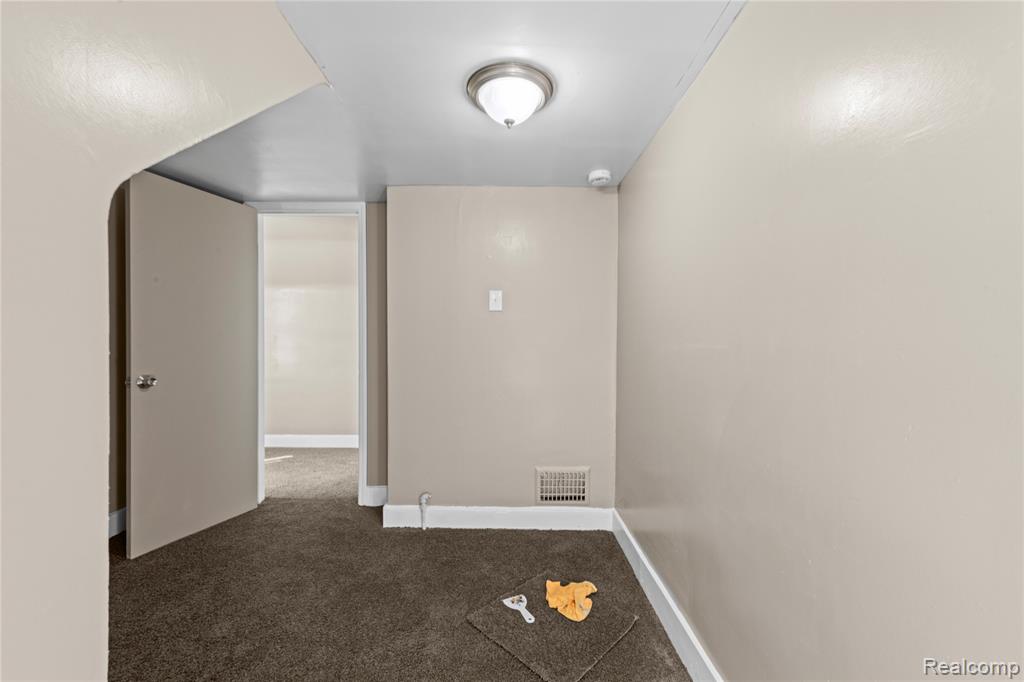 705 Cleophus Parkway, Lincoln Park, MI 48146 — Photo 16