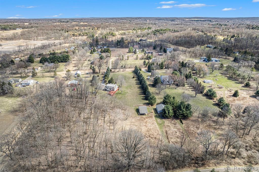 6475 HARTLAND Road, Fenton, MI 48430 — Photo 30