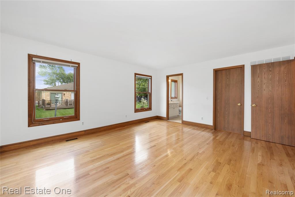 40444 La Grange Drive, Sterling Heights, MI 48313 — Photo 35
