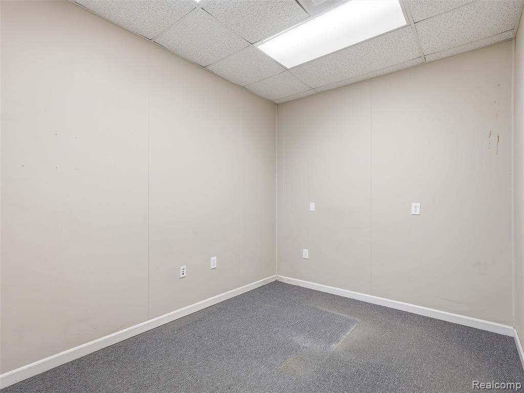 832 W 11 Mile Road, Madison Heights, MI 48071 — Photo 22